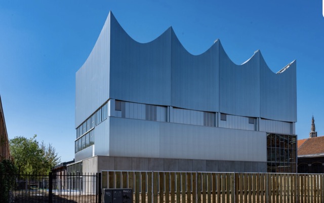 Extérieur de la nouvelle salle